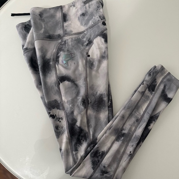 Nike Black and Gray Dri-FIT Leggings - Picture 1 of 4